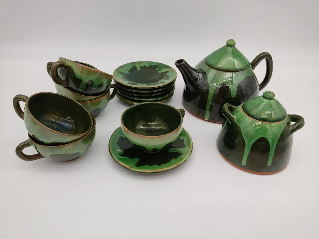 Teeset aus Ton in grün - Bild 1