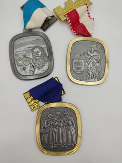 6x Vintage Wanderabzeichen Bisamberg - Bild 3