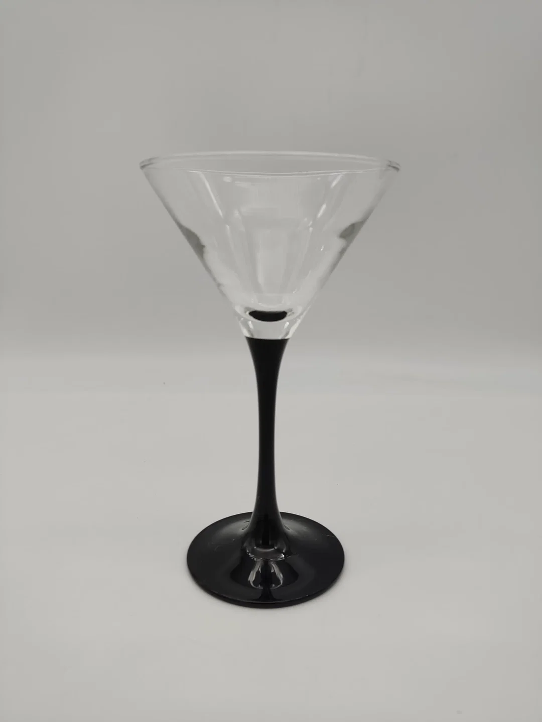 4 Cocktail- Martini- Gläser schwarzer Standfuß – Bild 2