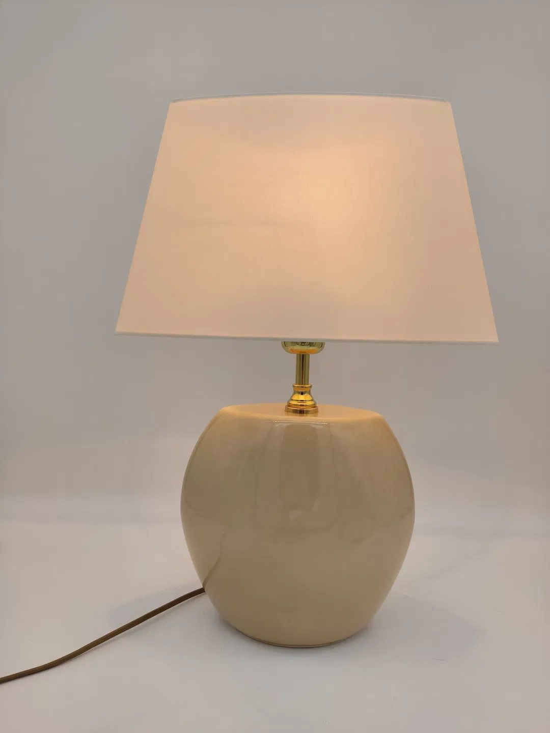 Tischlampe mit Keramikfuß, cremeweiß - Bild 1