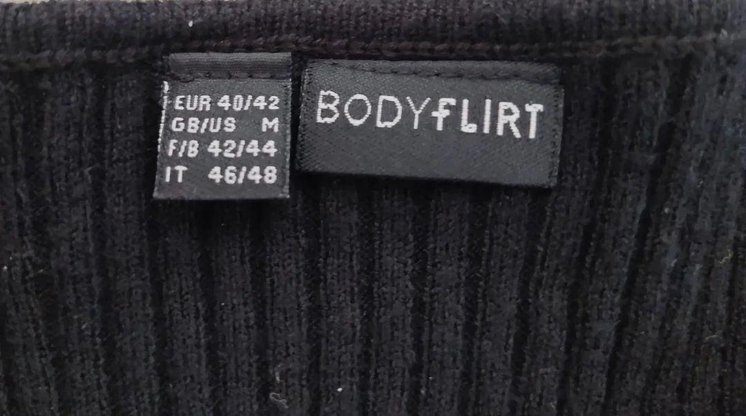 Bodyflirt Strickleid mit herzförmigem Ausschnitt - 40/42  – Bild 4