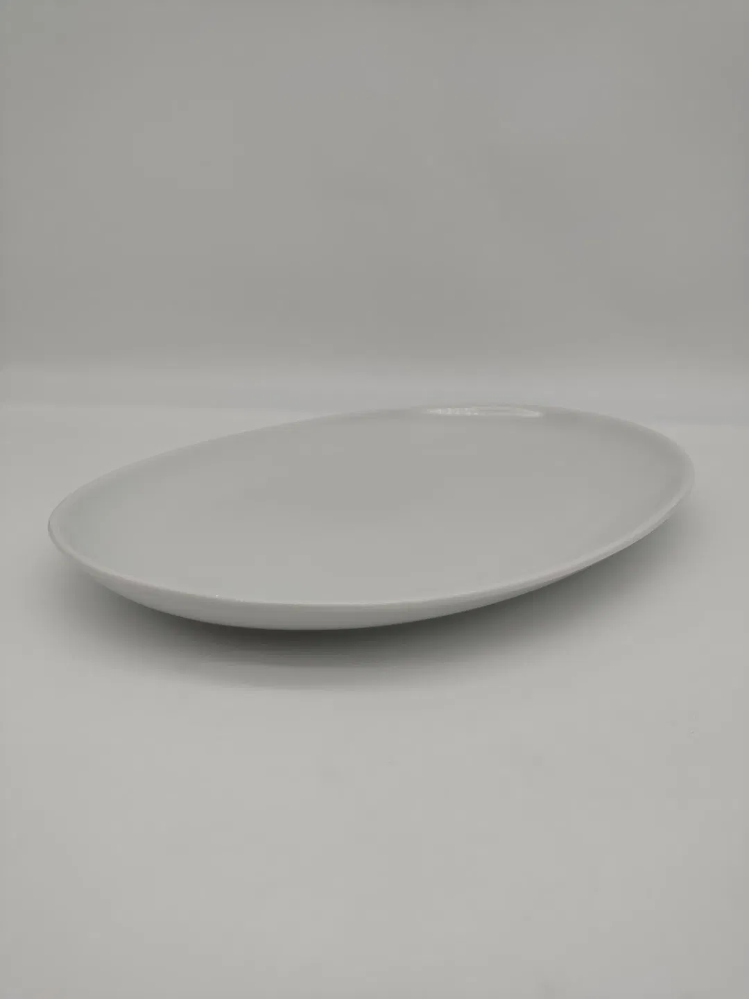 Lilien Porzellan - Große Vorlegeplatte weiß - Bild 1