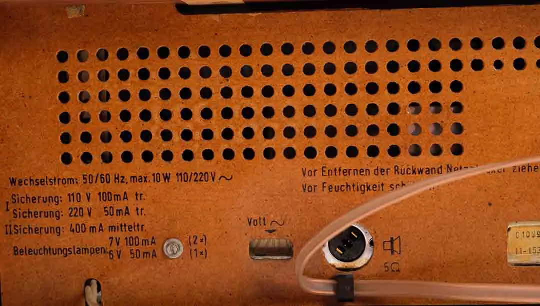 Grundig RadioType RF 150 - Made in Germany - 70er Jahre - Holzgehäuse – Bild 3