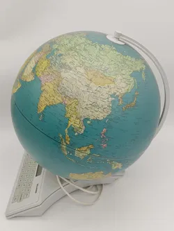 STELLANOVA 3000 Erd-/Leuchtglobus mit Tastatur (Computersystem) - Bild 2