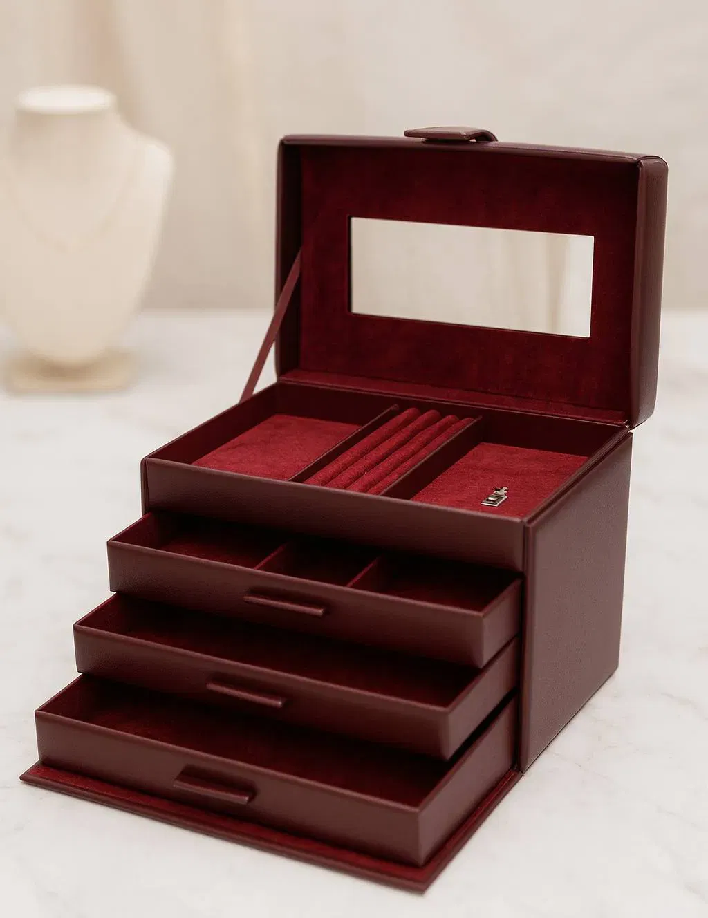 Schmuckkoffer / Schmuckbox, dunkelbraun mit bordeaux Samtinnenfutter, 3-lagig mit Spiegel & Ringrolle — inkl. Schlüssel - Bild 4