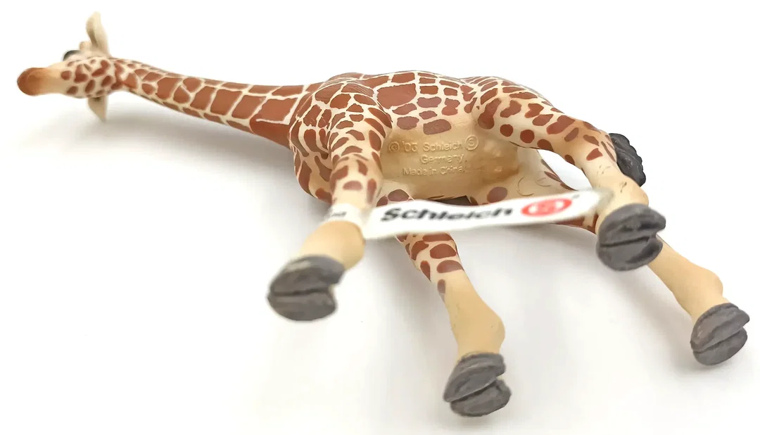 Schleich Giraffe weiblich Spielfigur Sammlerstück  – Bild 7