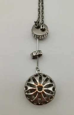 Edelschmuck Halskette mit Steinchen-Details - Bild 3