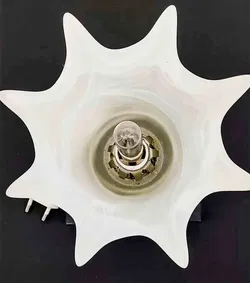 Vintage Tischlampe aus MIlchglas im Tulpenstil - Bild 2