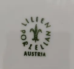 Lilien Porzellan - Kanne mit Weihnachtsmotiv – Bild 3