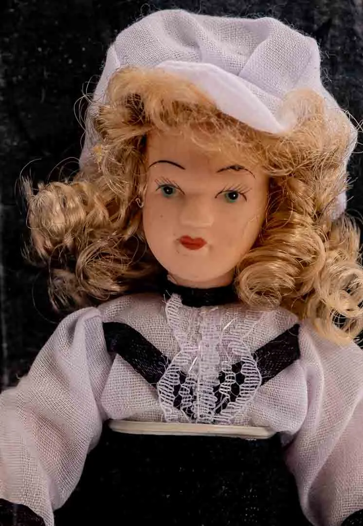 DE AGOSTINI Sammlerpuppe / Porzellanpuppe, Höhe 15cm – Bild 3