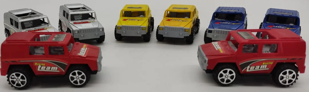 8 Spielzeugautos Jeep – Bild 2