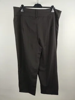 Asymmetrische 3/4-Damenhose schwarz - 3XL / 46 - Bild 2