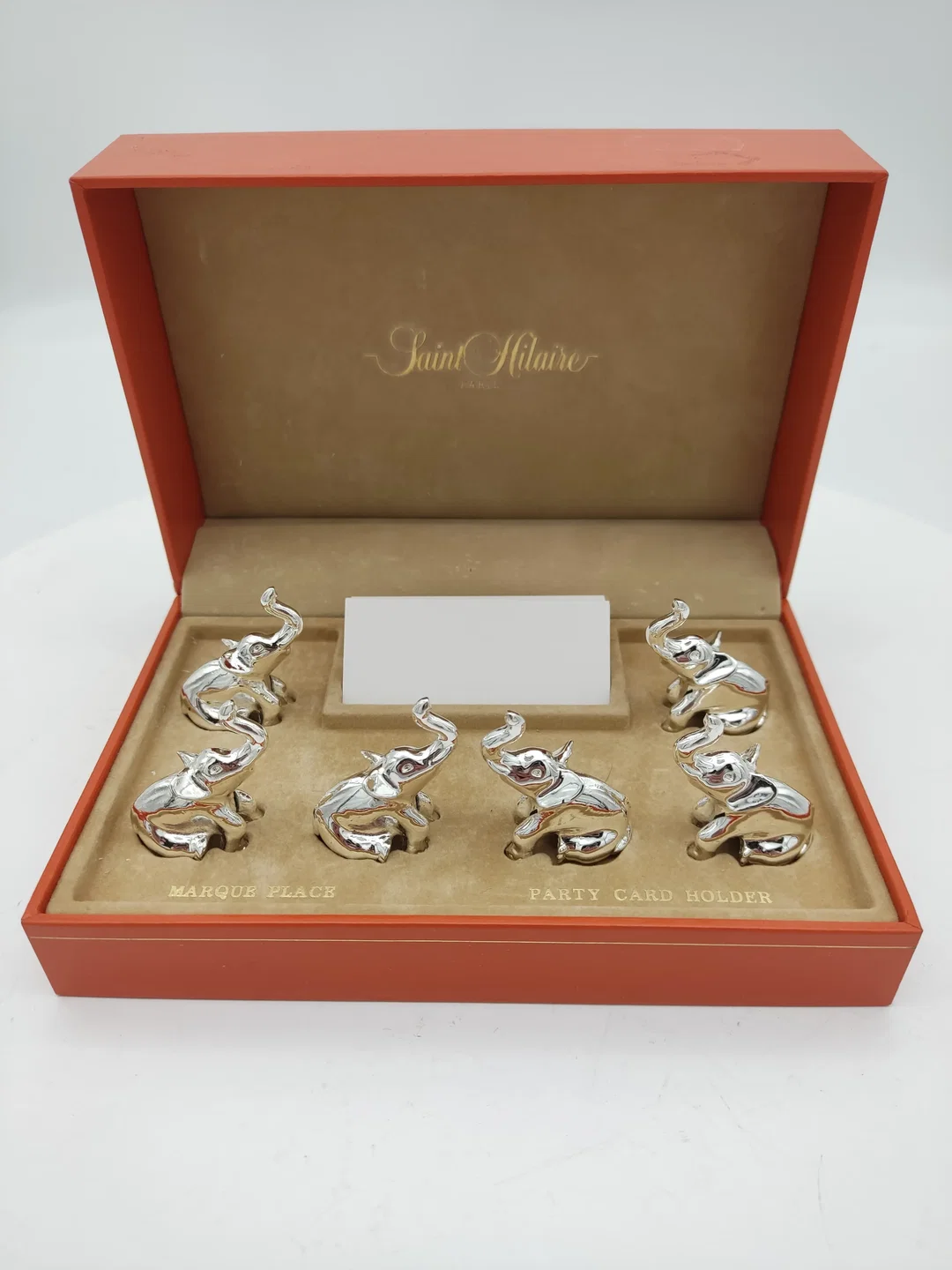 Set von sechs versilberten Elefanten-Tischkartenhaltern, Hersteller Saint Hilaire Paris,  – Bild 1