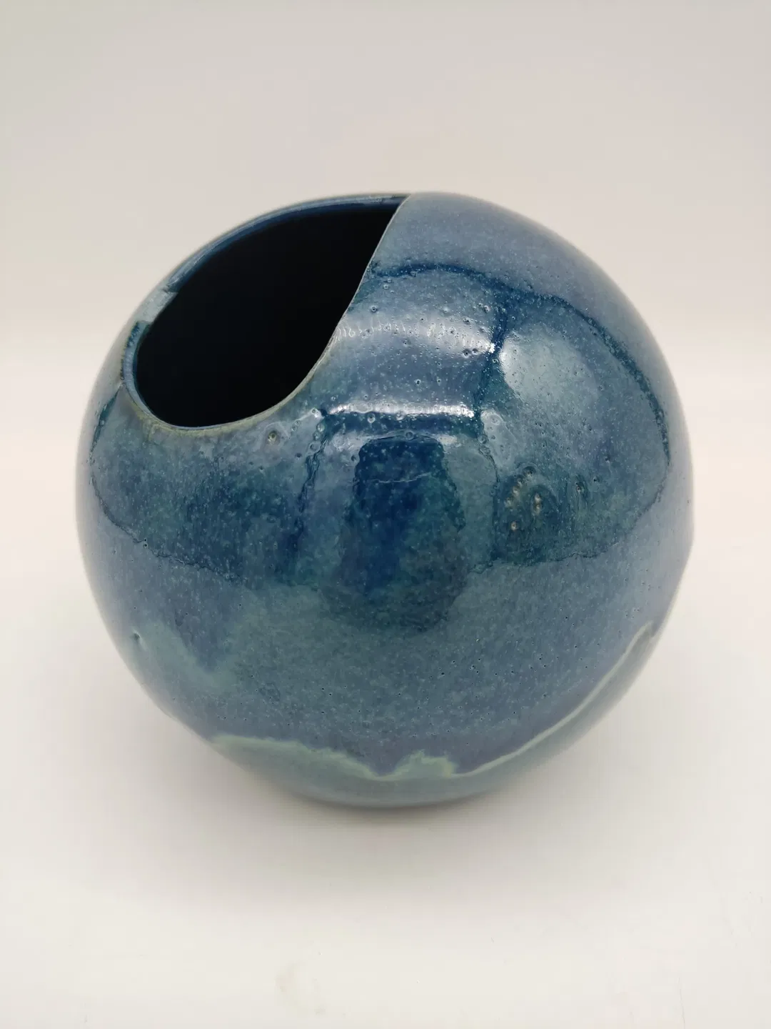 Kugelförmige Tischvase aus Ton - Bild 4