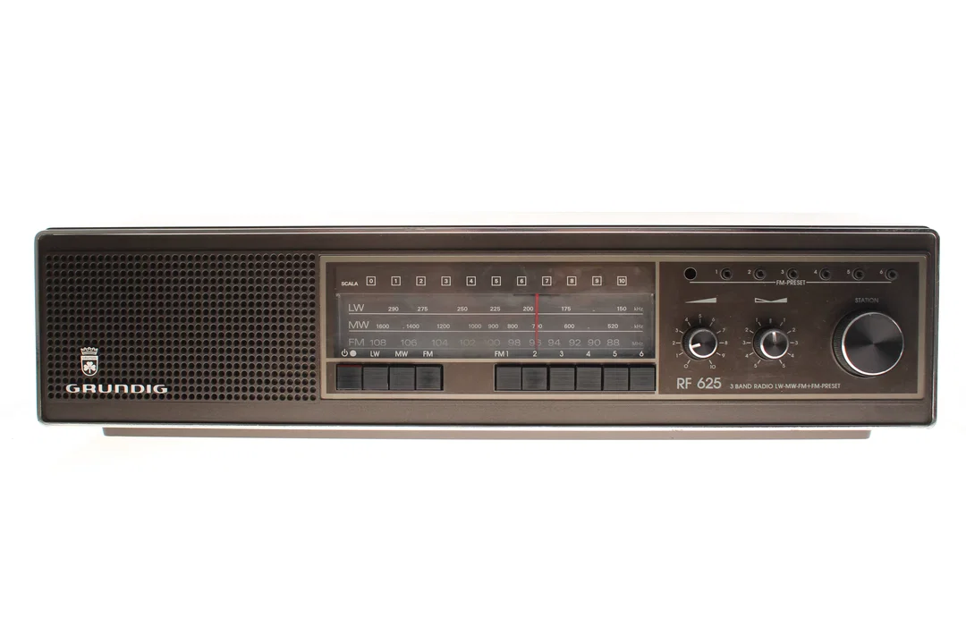 🎵 Grundig RF 625 – Vintage 3-Band Radio mit FM-Presets - Bild 4