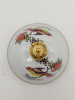 Hollohaza Vintage-Deckelvase mit Blumen und Vogelmotiv - weiß - Bild 7