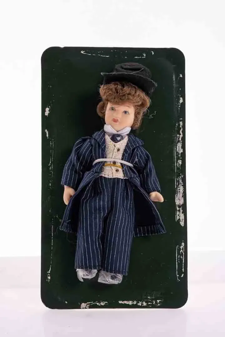  DE AGOSTINI Sammlerpuppe / Porzellanpuppe, Höhe 15cm - Bild 4