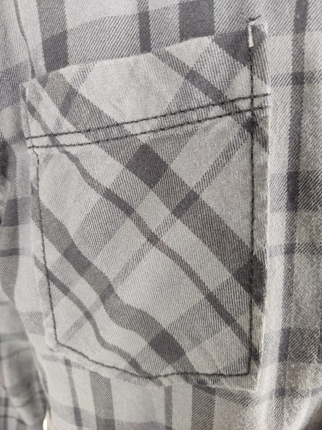 Hemd "QS Dress Yourself Red DNM", langarm mit Kragen, schwarz/grau kariert, Größe L – Bild 3