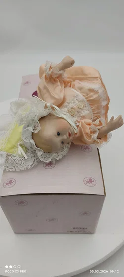 Ashton Drake Porzellanpuppe 'Heather' | Sammlerstück - Bild 7